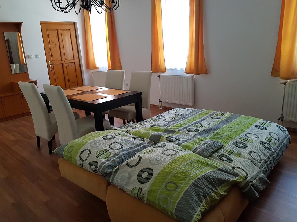 Apartman Kaszas Central Mosonmagyaróvár Exterior foto